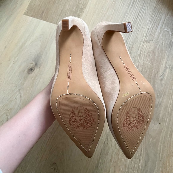 NW Vince Camuto Retsie Pump/ Heels, Nude Suede Pointed-Toe Pumps - Picture 6 of 8